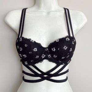 VS PINK Strappy Lace Date Bra- 32B